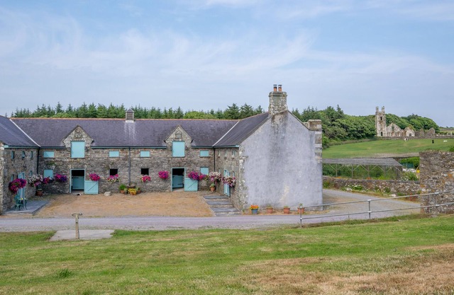 Castle Freke Estate, The Cow Shed Beautifully restored one bedroom apartment