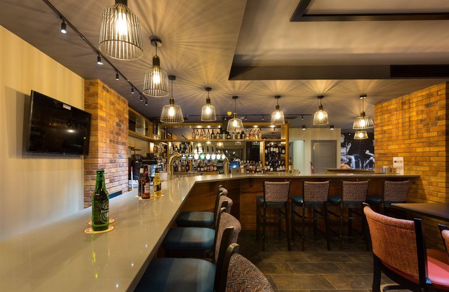 Castle Varagh Hotel & Bar