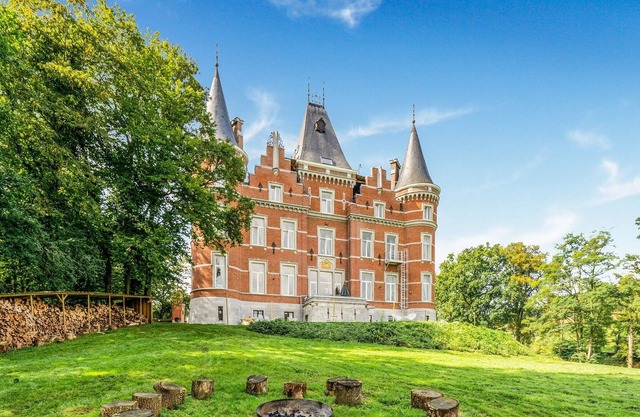 Impresionante castillo en Gesves con sauna