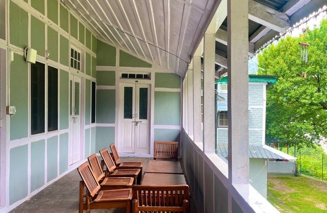 Castleton Casa