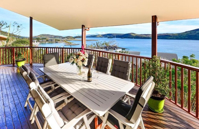 Casuarina 16 - 3 Bedroom House With 180 Degree Ocean Views, Buggy & Valet Service