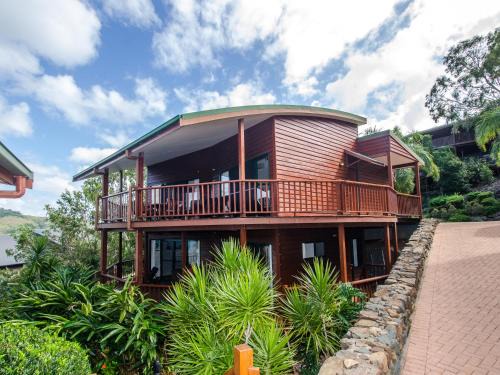 Casuarina Cove 1 on Hamilton Island by HamoRent