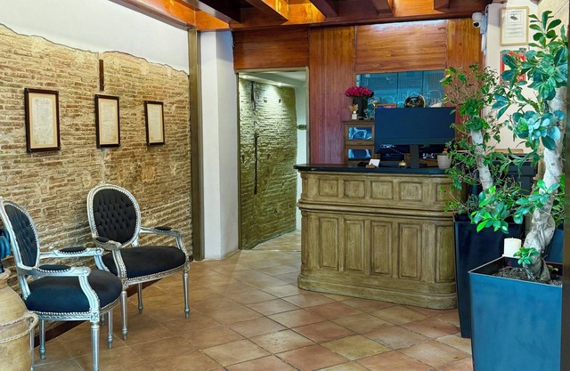 Catalina Suites Hotel
