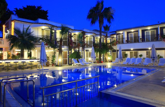 Catamaran Hotel