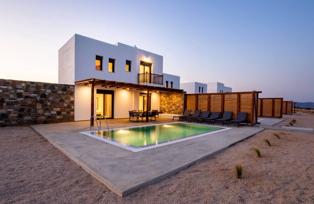 Cato Agro 5, Seafront Villa with Private Pool