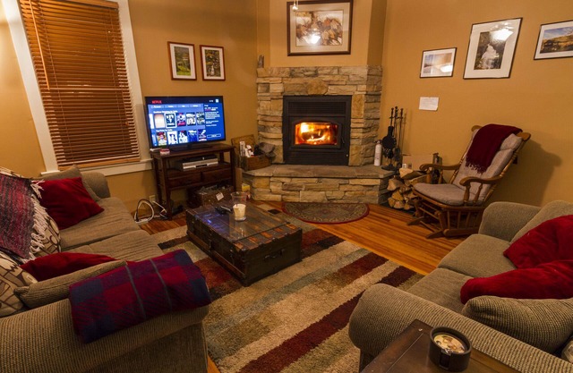Catskill Ski House - 1.5 miles from Belleayre
