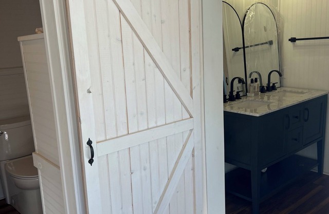 Cattie's Cottage Charming house steps away from beautiful downtown Waynesville