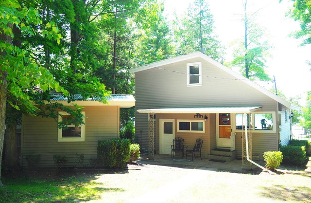 Cavalier Cottage - PRIVATE WATERFRONT COTTAGE W/ HUGE DOCK AND 4 KAYAKS!
