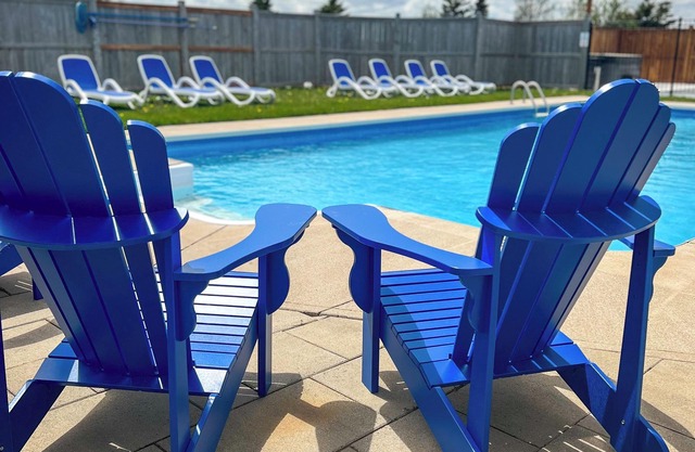 Cavendish Bosom Buddies Cottage Resort