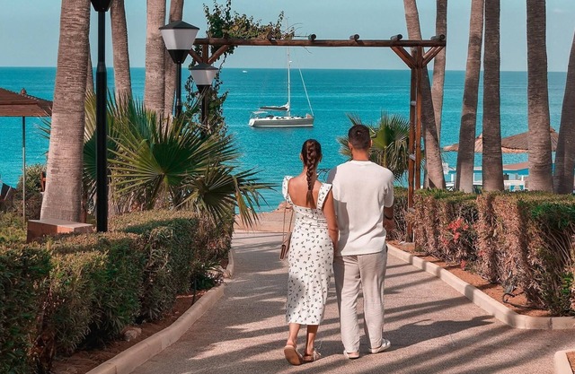 Cavo Maris Beach Hotel