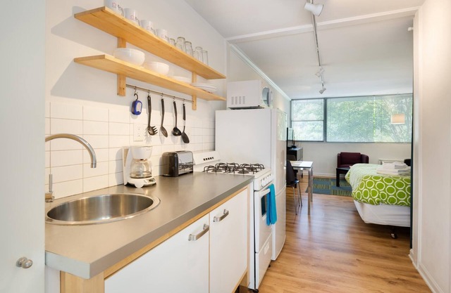 CCJ Hidden Gem Well Equipped Studio Perfect for Business Travel