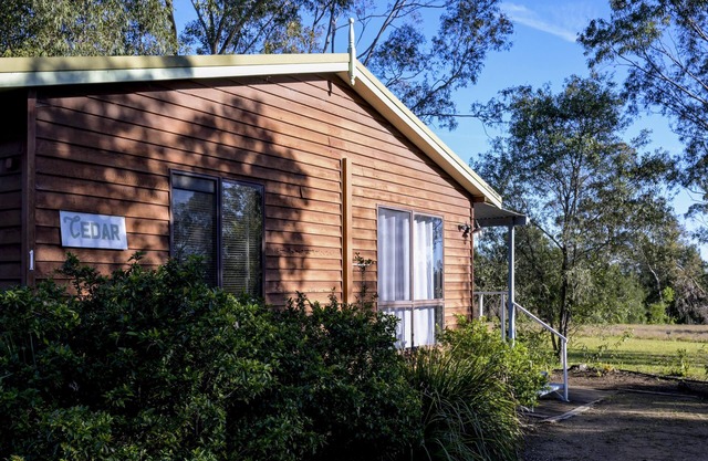 Cedar Cabin 1 - 2 bedroom with 1 x queen and 2 x singles