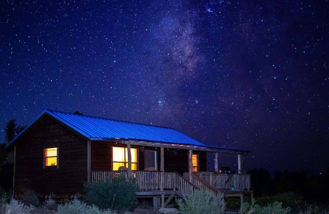 Rocky Ridge Cedar Cabin W/Hot Tub & Amazing Views