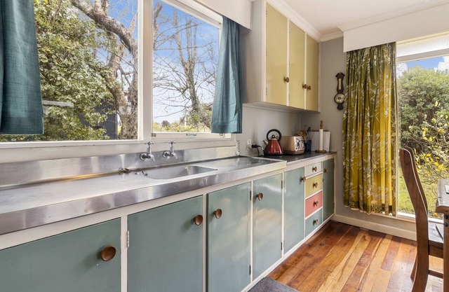 CEDAR COTTAGE - TAURANGA TAUPO HOLIDAY HOME in Lake Taupo