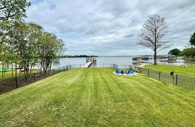 Cedar Creek Lake Front Retreat, Cedar Creek Lake Front Retreat