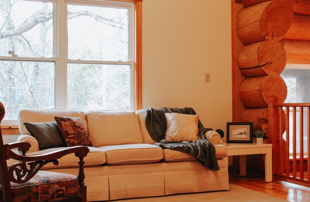 Cedar Crest Lodge | Lake on the Mountain | PEC | Beach Access