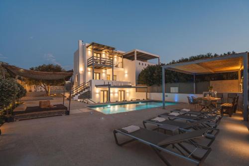 Cedar Forest Oceanfront Villa, 4BR Private Pool - Naxos
