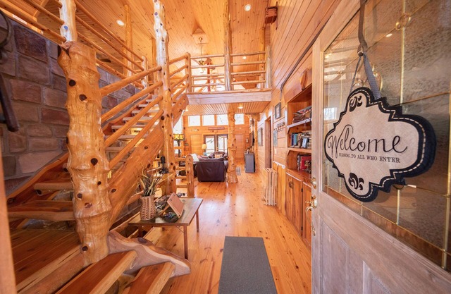 Cedar Gable - Rileys Outfitter