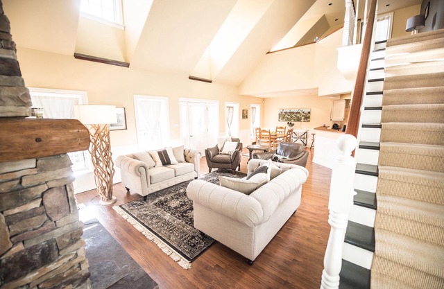 Cedar Lodge Un hogar íntimo lejos de casa al otro lado de la calle es Georgian Bay