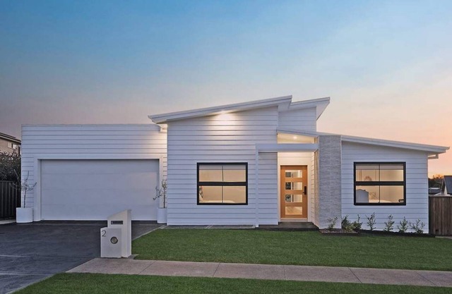 Cedar Retreat - Modern 4 Bedroom Home with Firepit