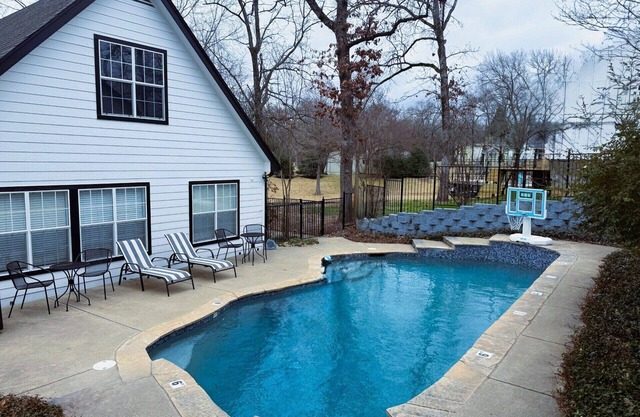 Cedar Sunsets - Lakefront retreat with Private Pool & Gameroom!