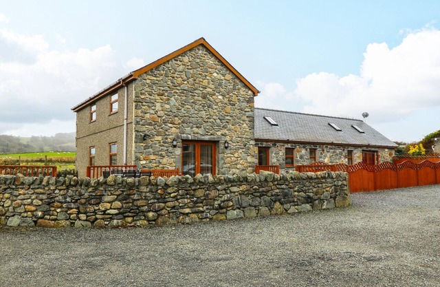 Cefn-Yr-Efail, PORTHMADOG