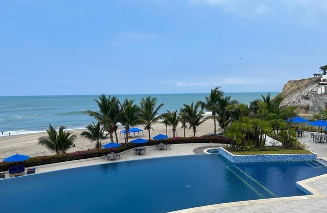 Cen-Beach Vacation and Beach House Urb. Marenostro