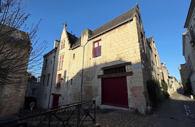 Center Chinon Gîte XVème 2 chambres + garage vélo.