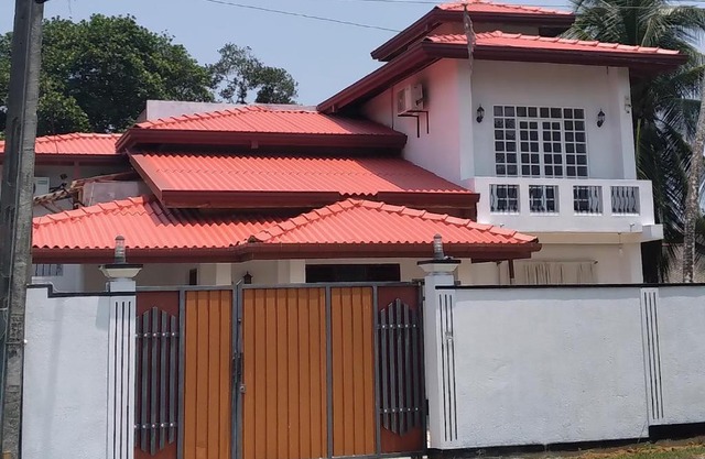 Center Point Villa Hikakduwa