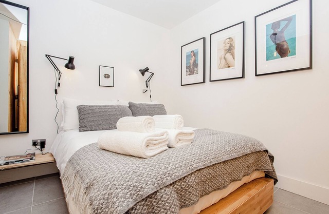Modern Central 1-Bed in Clerkenwell - sleeps 4!