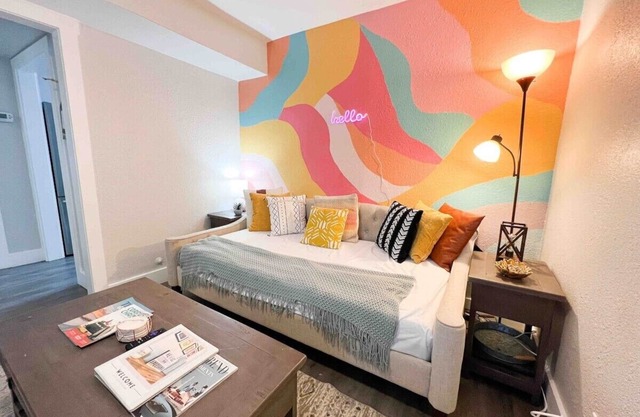 Central 1BDR+PetsOK+Extended Stay Discounts