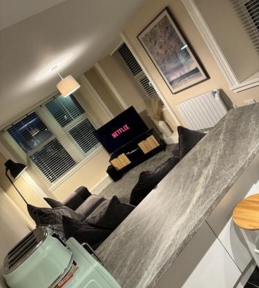 Central 2 bedroom apartment