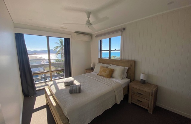 Central Airlie ☆ Moderna ☆ Vistas al mar ☆ Piscina ☆ Wifi gratis