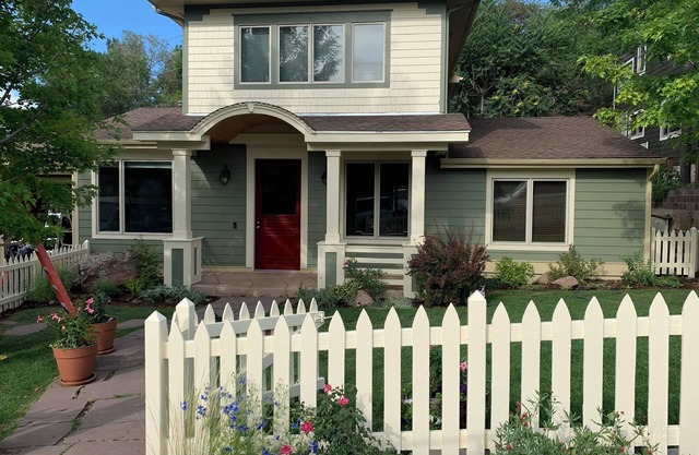 Central Boulder with AC- short walk to downtown or to CU!
