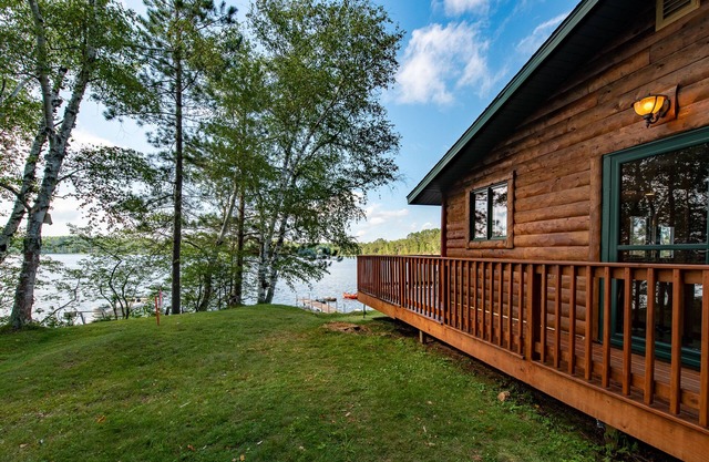 Cozy Cabin - Central location - Park & Ride ATV Access