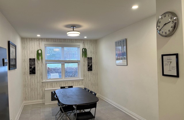 Central charming home for up to 8, 5 mins to subway!