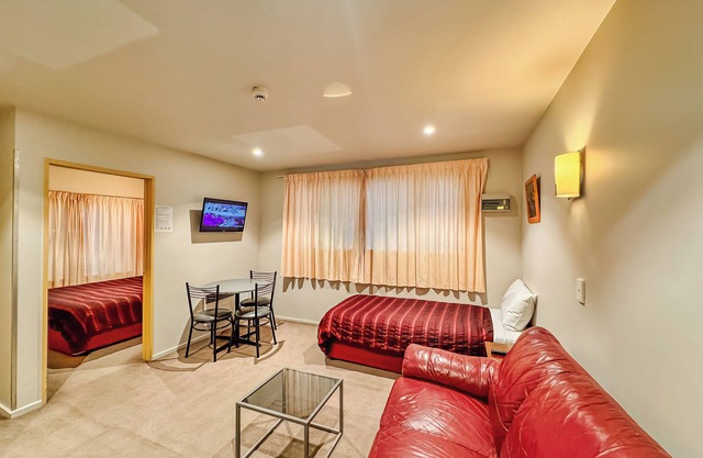 Central Christchurch One Bedroom Twin Unit with Full Kitchen