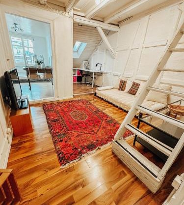 Central city apartment with terrace