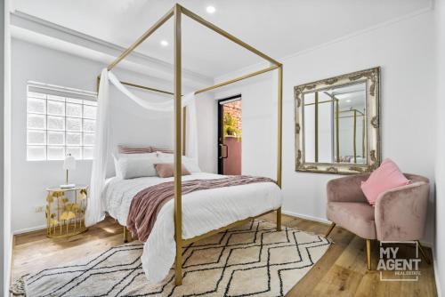 Central City Chic - sleeps 6, free parking