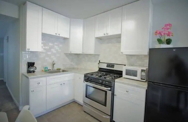 Central & Convenient, Airport-5Min, Anywhere-10Min