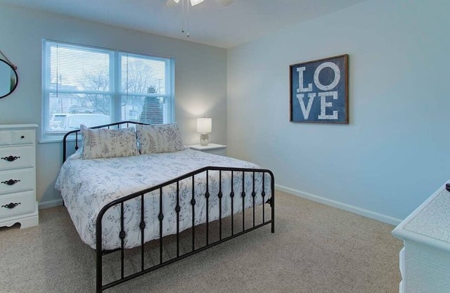 Central & Cozy 1BR near Hall of Fame/Airport