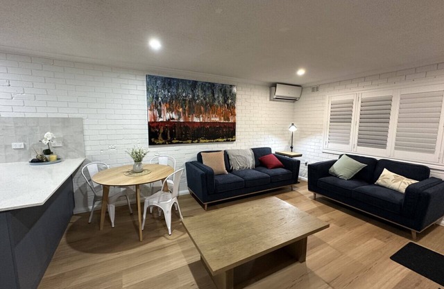 Central Cullen Apartments # 3