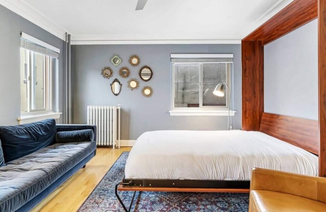 Central Downtown Studio w/Vintage Charm near Train