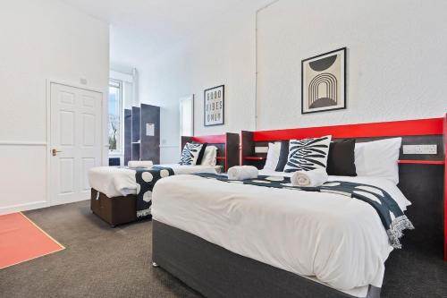Central Dudley Stay-Sleeps 3, Kitchen&Free Parking