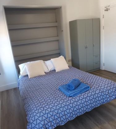 Central Ensuite Guest Room