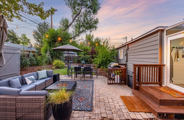 New! Central family & business hub- fire pit/ BBQ
