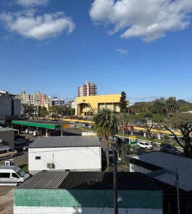 Central Frente ao parque da Medianeira