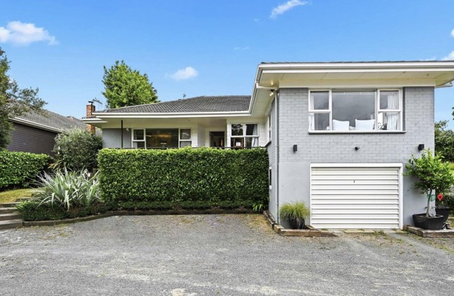 CENTRAL HAMILTON HOME - Near beautiful river walks - Family Friendly