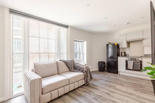 Central Liverpool Retreat by LVP - Stylish 1-Bed Perfect for Business & Leisure