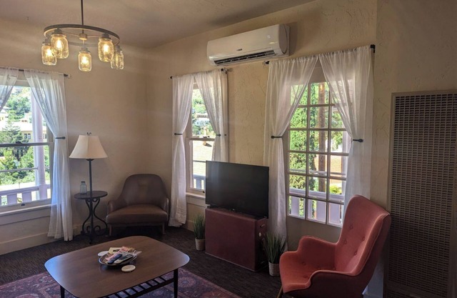 Central Location and Spectacular Views - Unit 3!